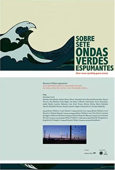 Sobre sete ondas verdes espumantes