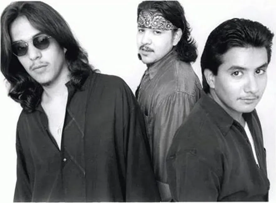 Los Lonely Boys: Cottonfields and Crossroads online