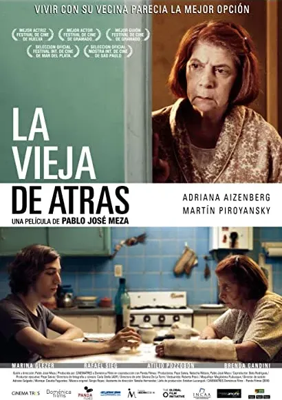 La vieja de atrás