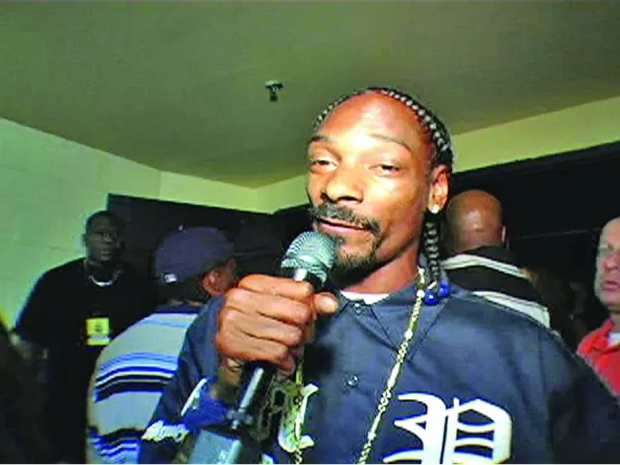 2 Turntables and a Microphone online