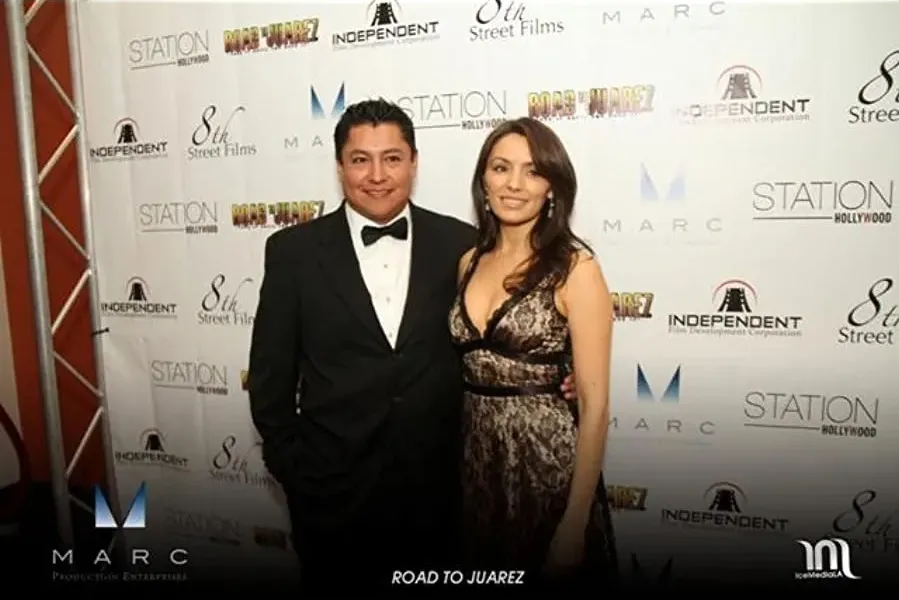 Road to Juarez online