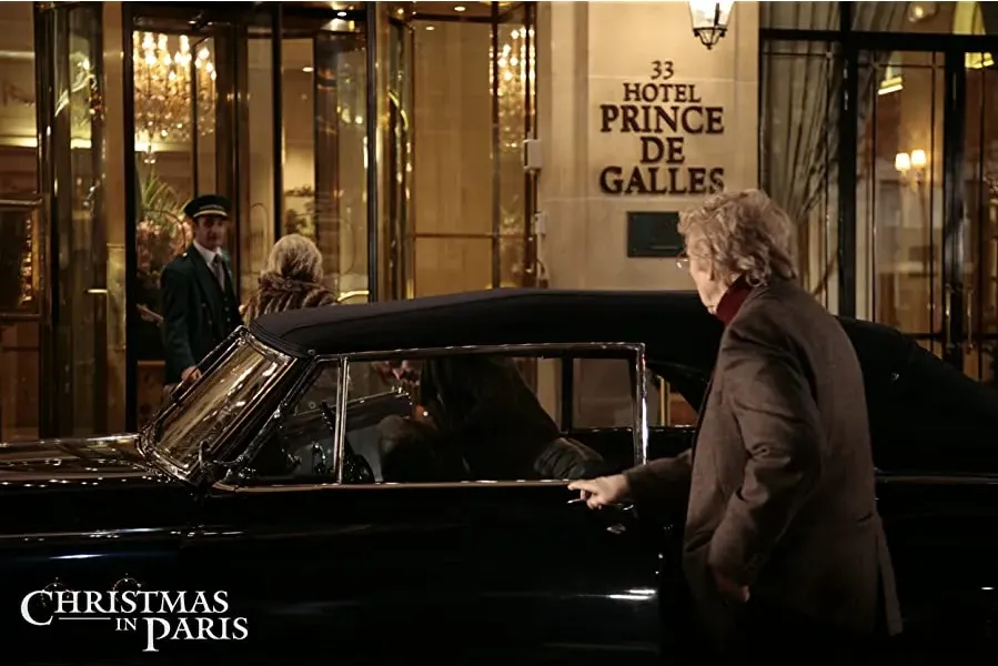 Christmas in Paris online