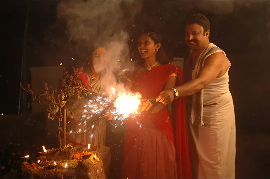 Naa Bangaaru Talli online