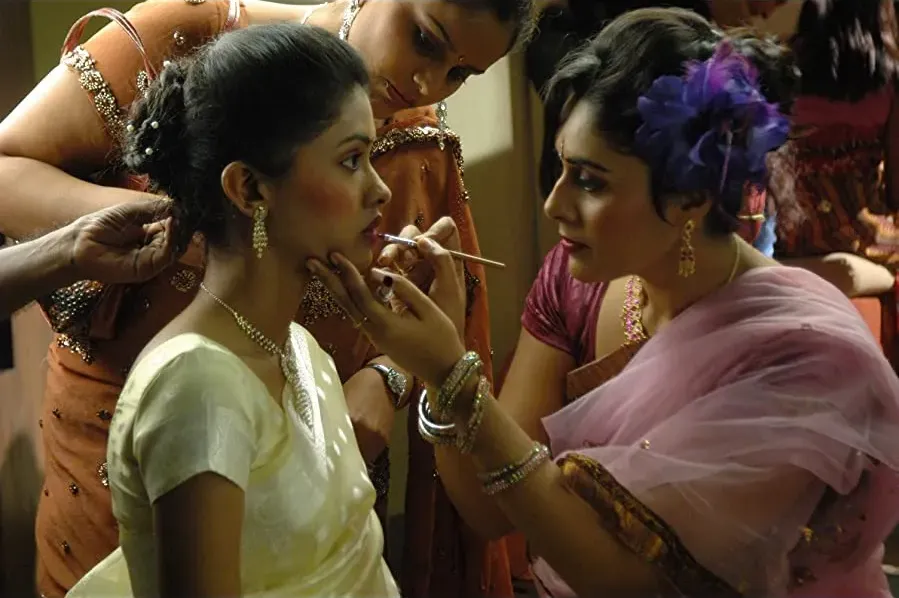 Naa Bangaaru Talli online