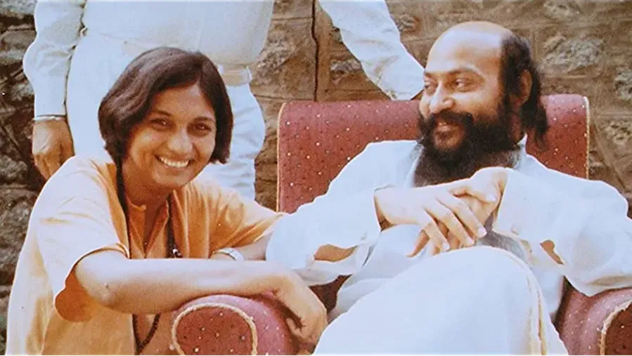 Guru: Bhagwan, His Secretary & His Bodyguard online