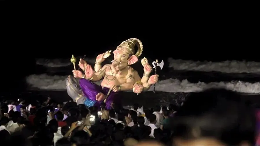 Mumbai Cha Raja online