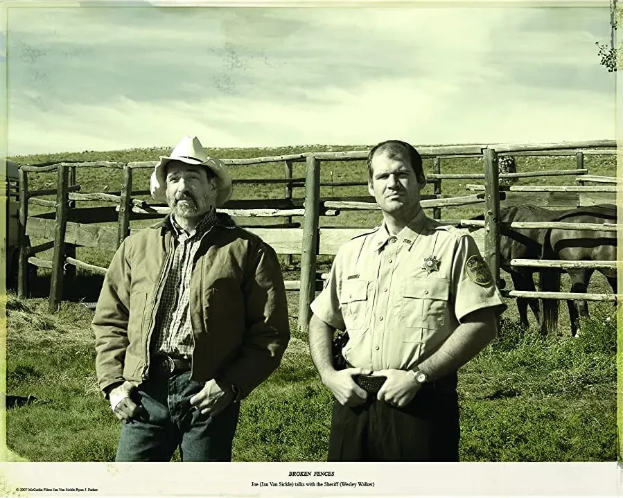 Broken Fences online