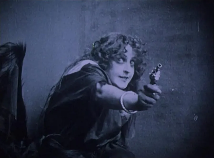 Film ist a Girl & a Gun online