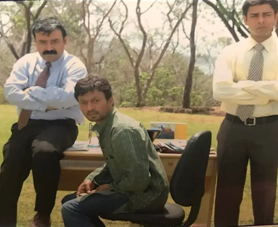 Apna Asmaan online