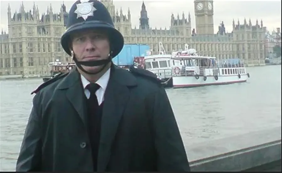 He Kills Coppers online