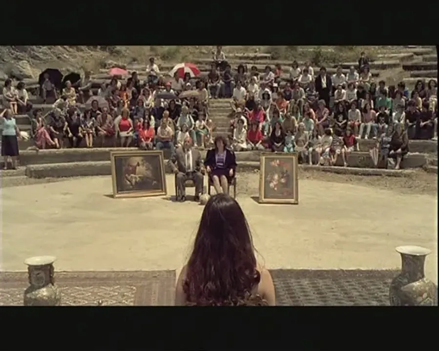 Parakalo, gynaikes, mi klaite... online