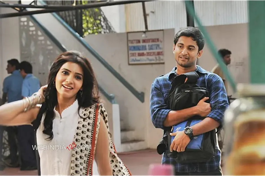 Yeto Vellipoyindhi Manasu online