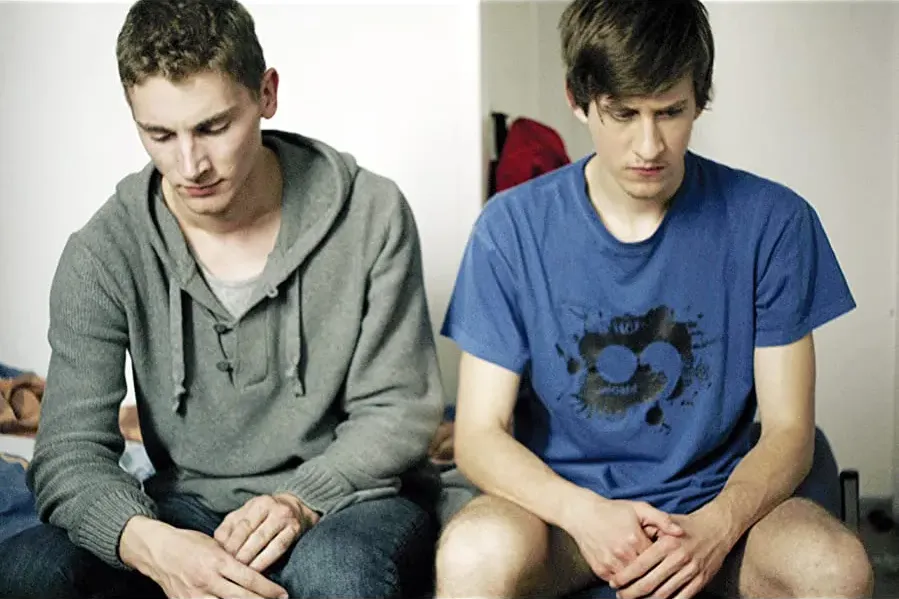 Silent Youth online