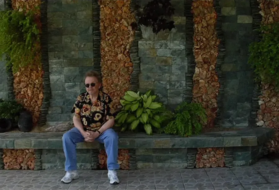 Paul Williams Still Alive online