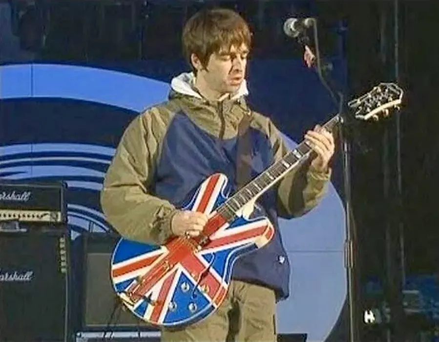 Oasis... There and Then online