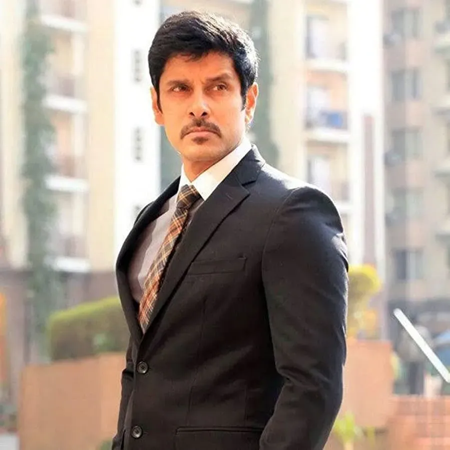 Thaandavam online