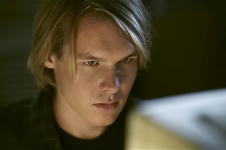 Underground: The Julian Assange Story online