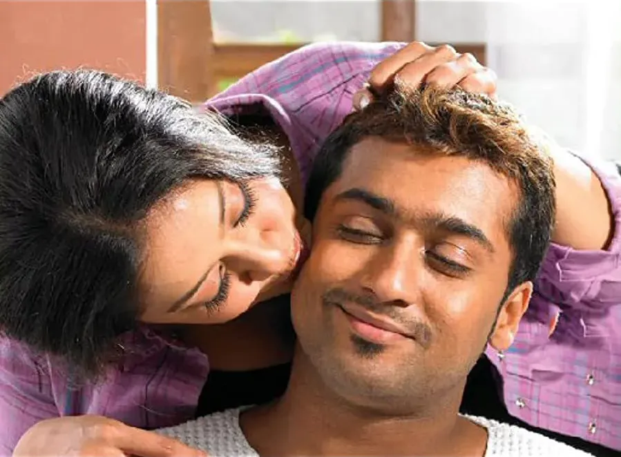 Sillunu Oru Kadhal online
