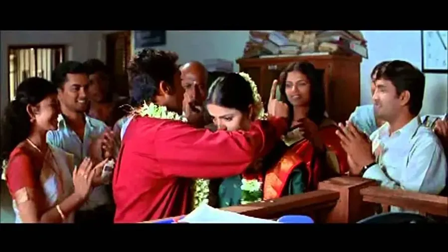 Sillunu Oru Kadhal online