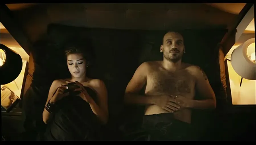 Romantik Komedi 2: Bekarliga Veda online