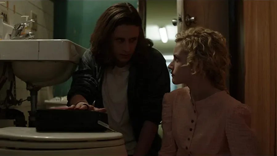 Electrick Children online