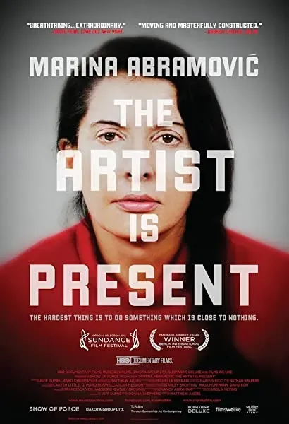 Marina Abramović: artystka obecna