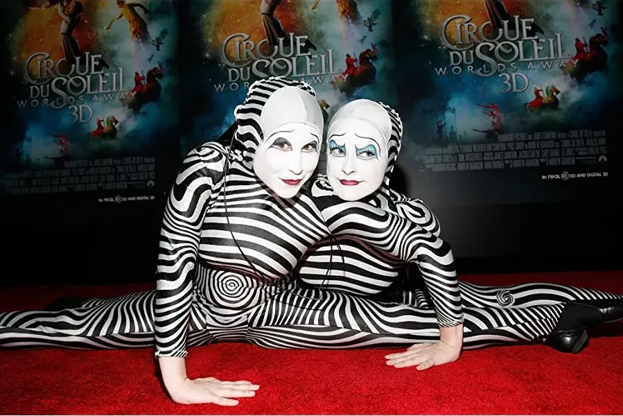 Cirque du Soleil: Worlds Away online