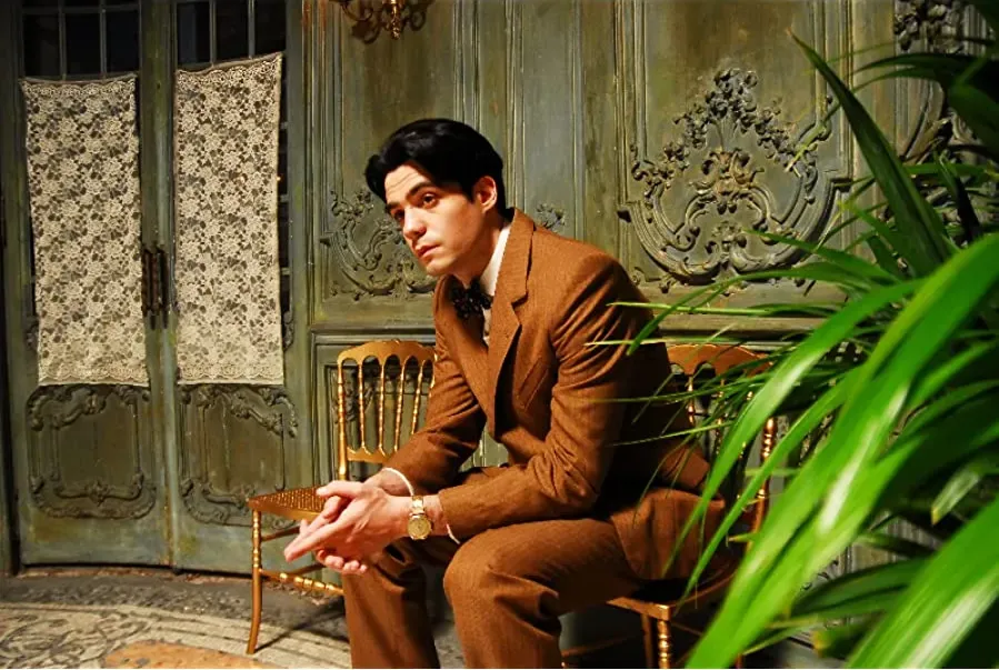 Little Ashes online