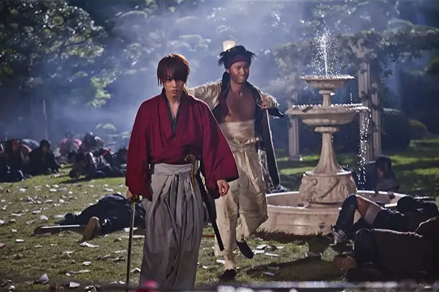Rurôni Kenshin: Meiji kenkaku roman tan online