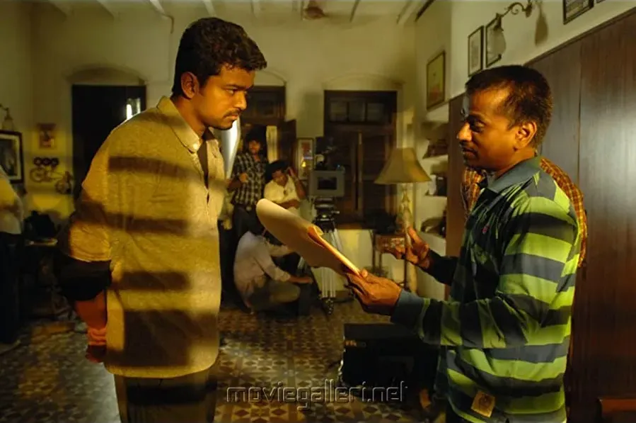 Thuppakki online