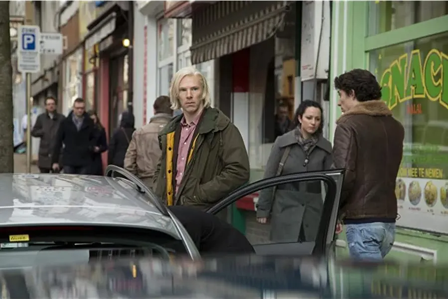 The Fifth Estate online