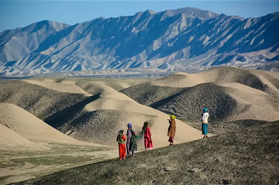 Among the Hills online
