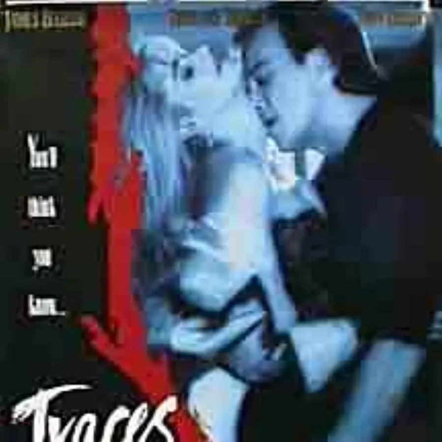 Traces of Red online