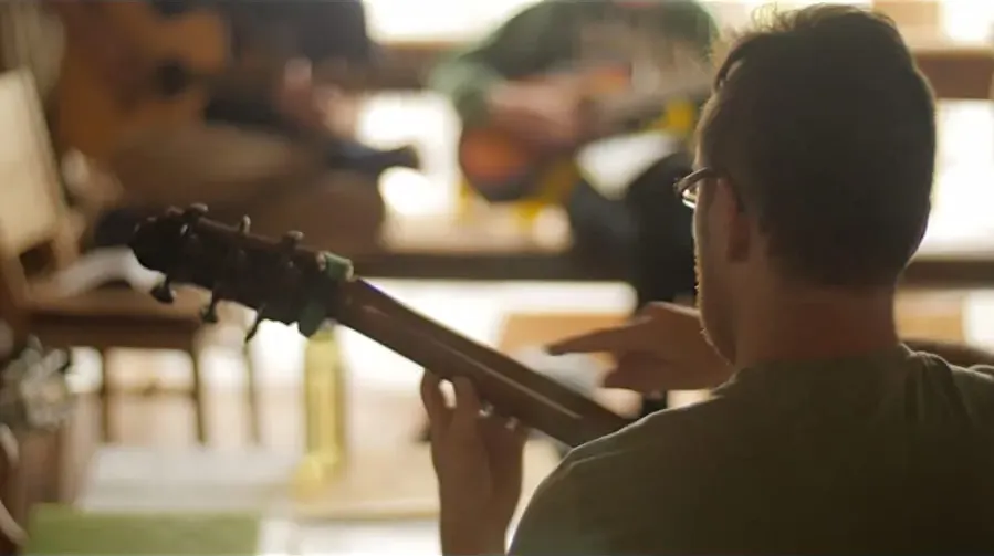 Acoustic Uprising online