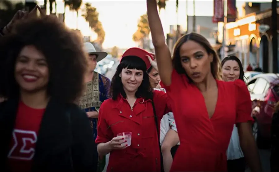LA Woman Rising online
