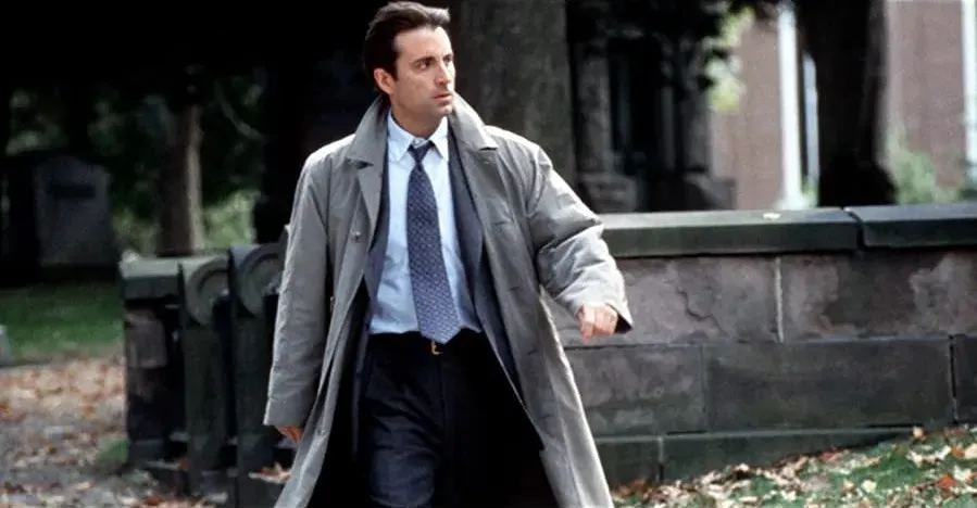Night Falls on Manhattan online