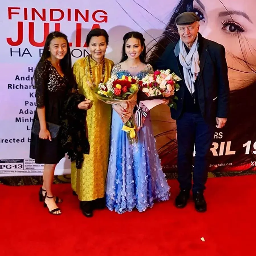 Finding Julia online