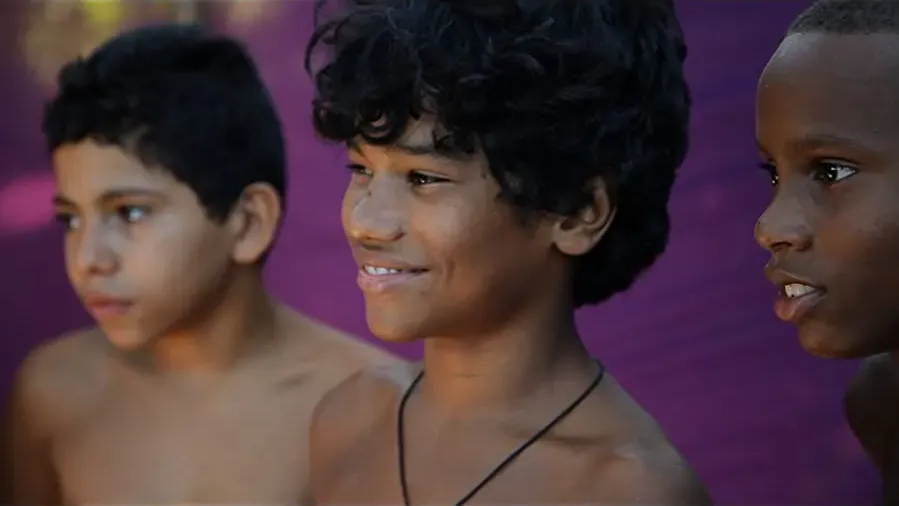 Jonas and the Backyard Circus online