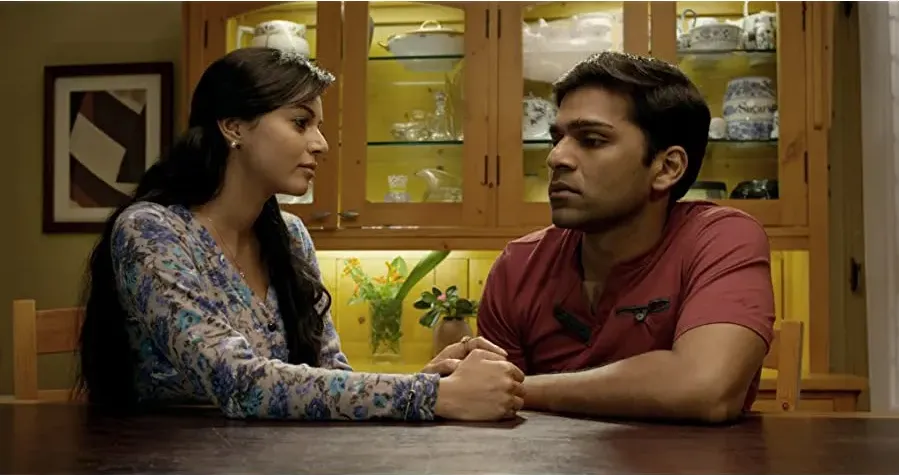 Vellaiya Irukiravan Poi Solla Maatan online
