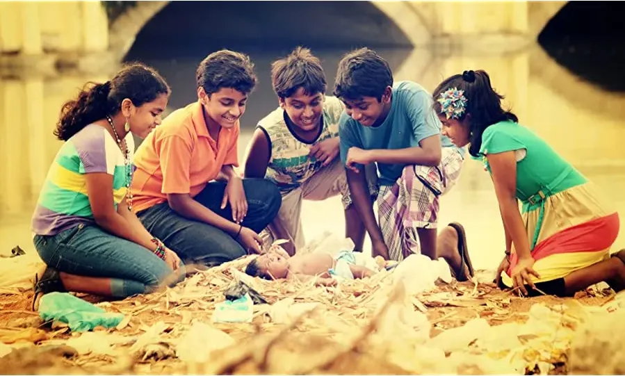 Azhagu Kutti Chellam online