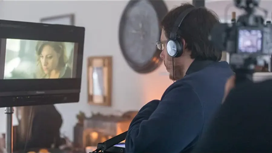 Clapboard Jungle online