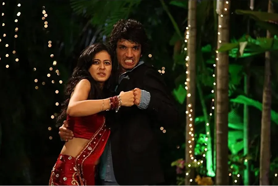 Yennamo Yedho online