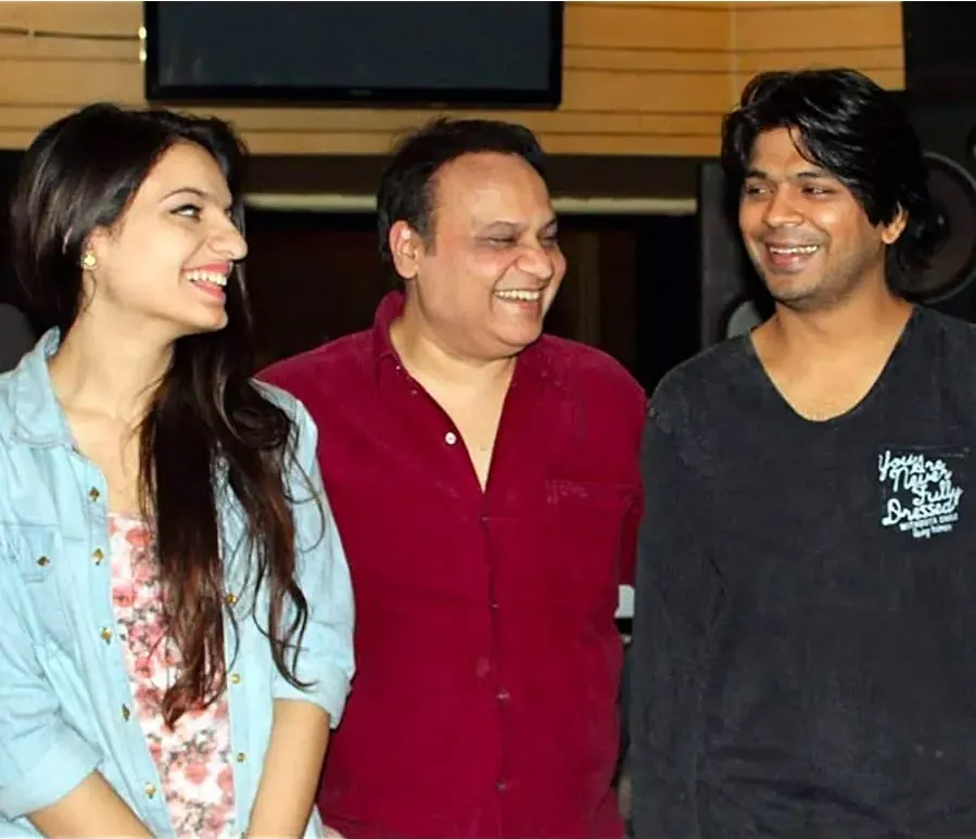 Ishq Junoon: The Heat is On online