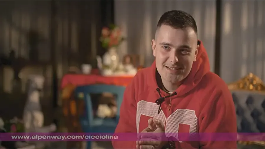 Cicciolina. Skandal to ja online