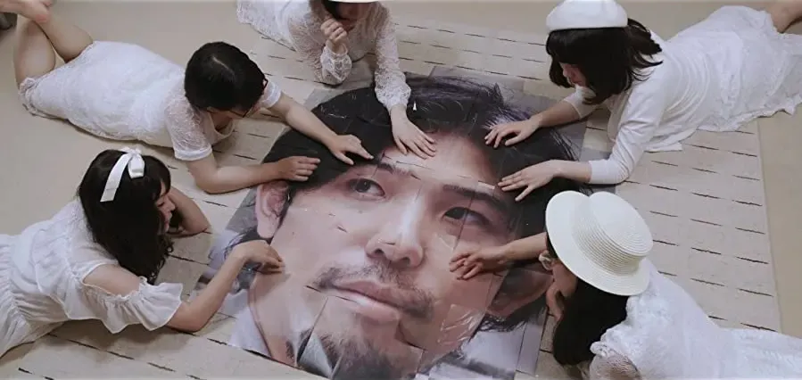 Escher dori no akai posuto online