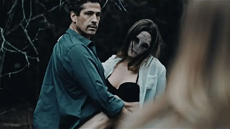 The Man in the Shadows online