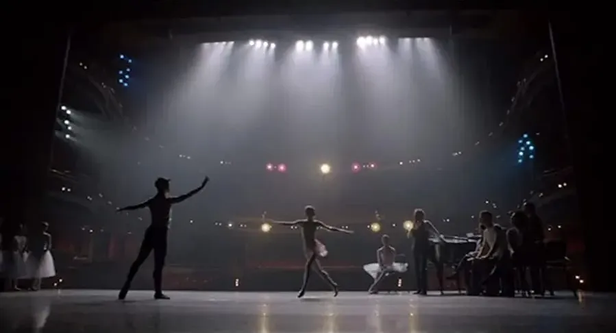 Isabelle Dances Into the Spotlight online