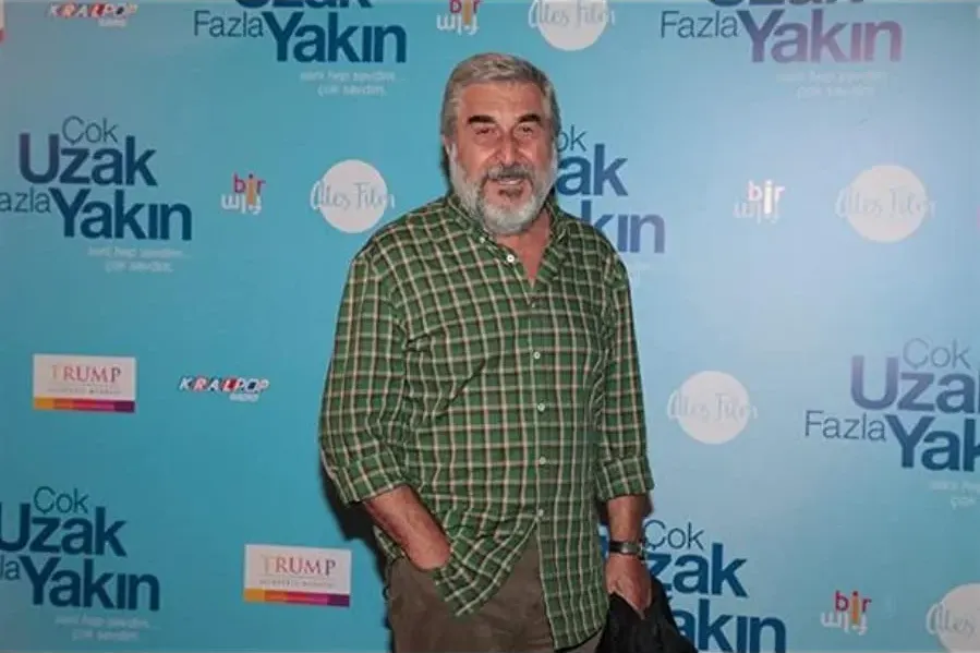 Çok Uzak Fazla Yakin online