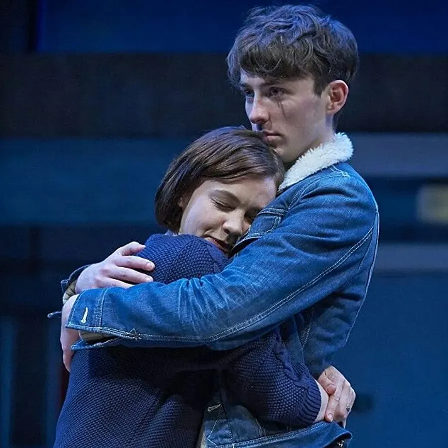 National Theatre Live: Skylight online