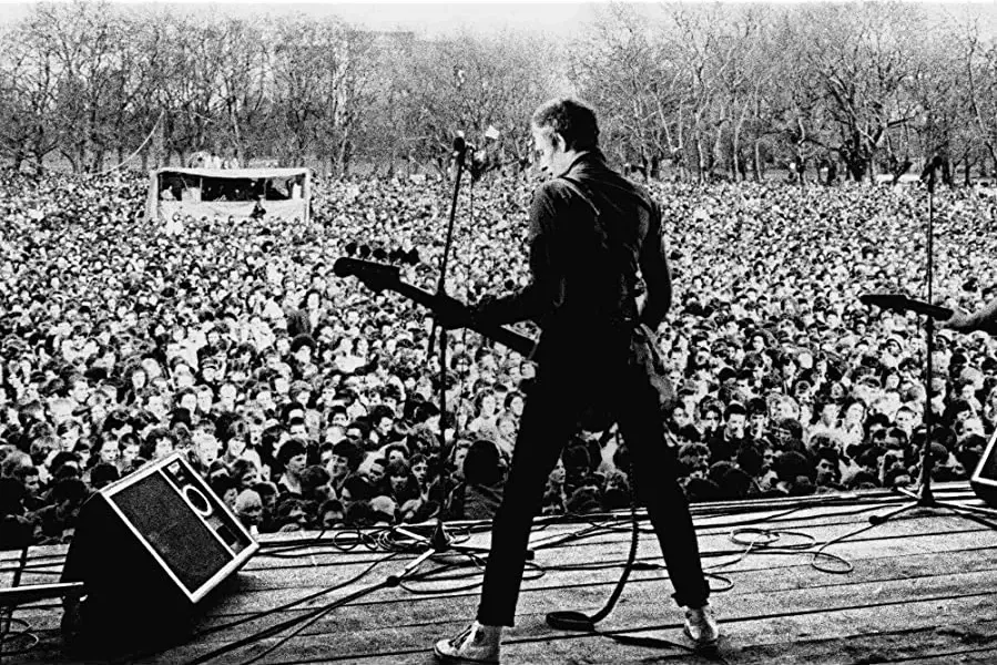 White Riot online